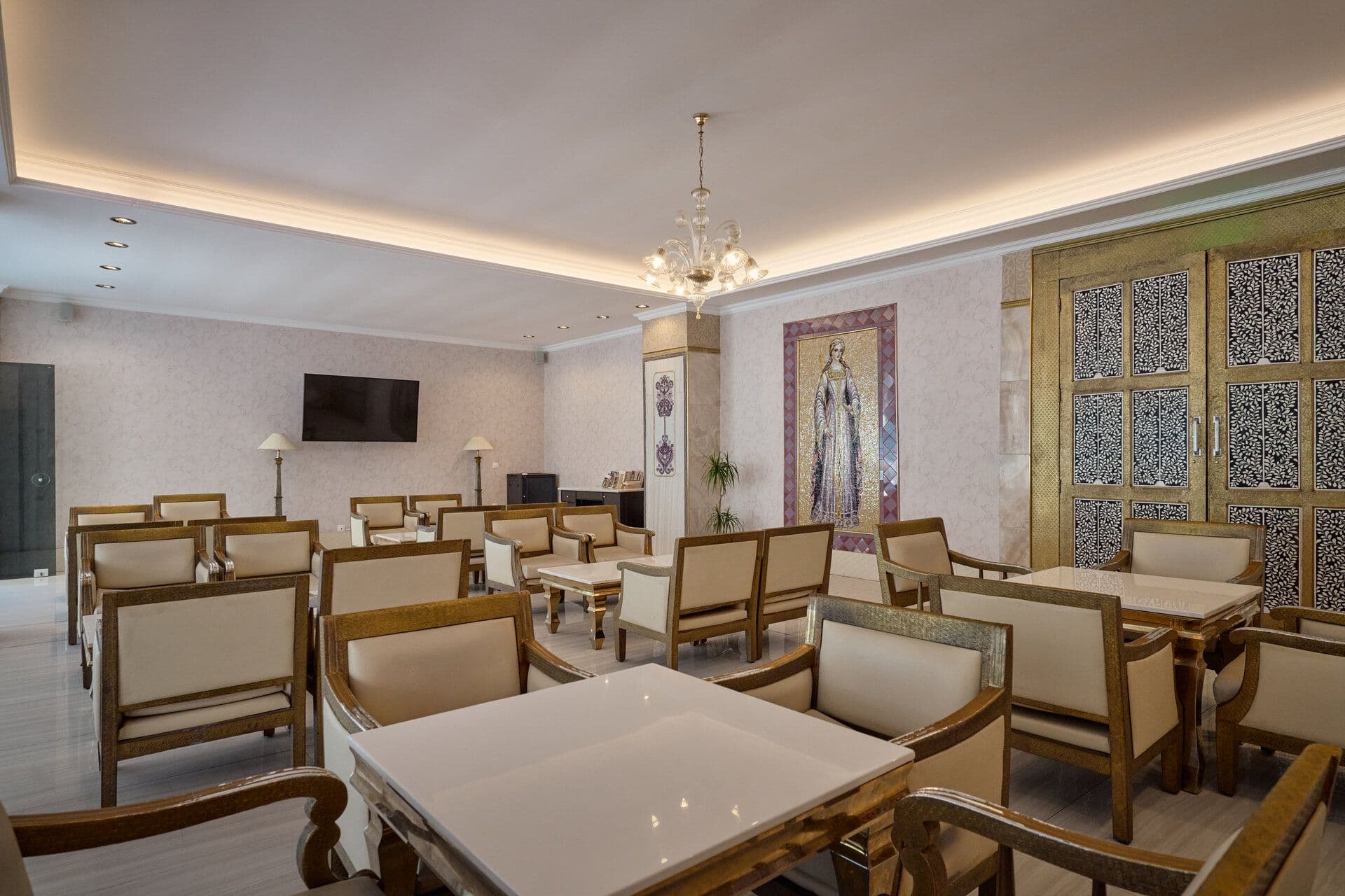 Rea Lobby Bar