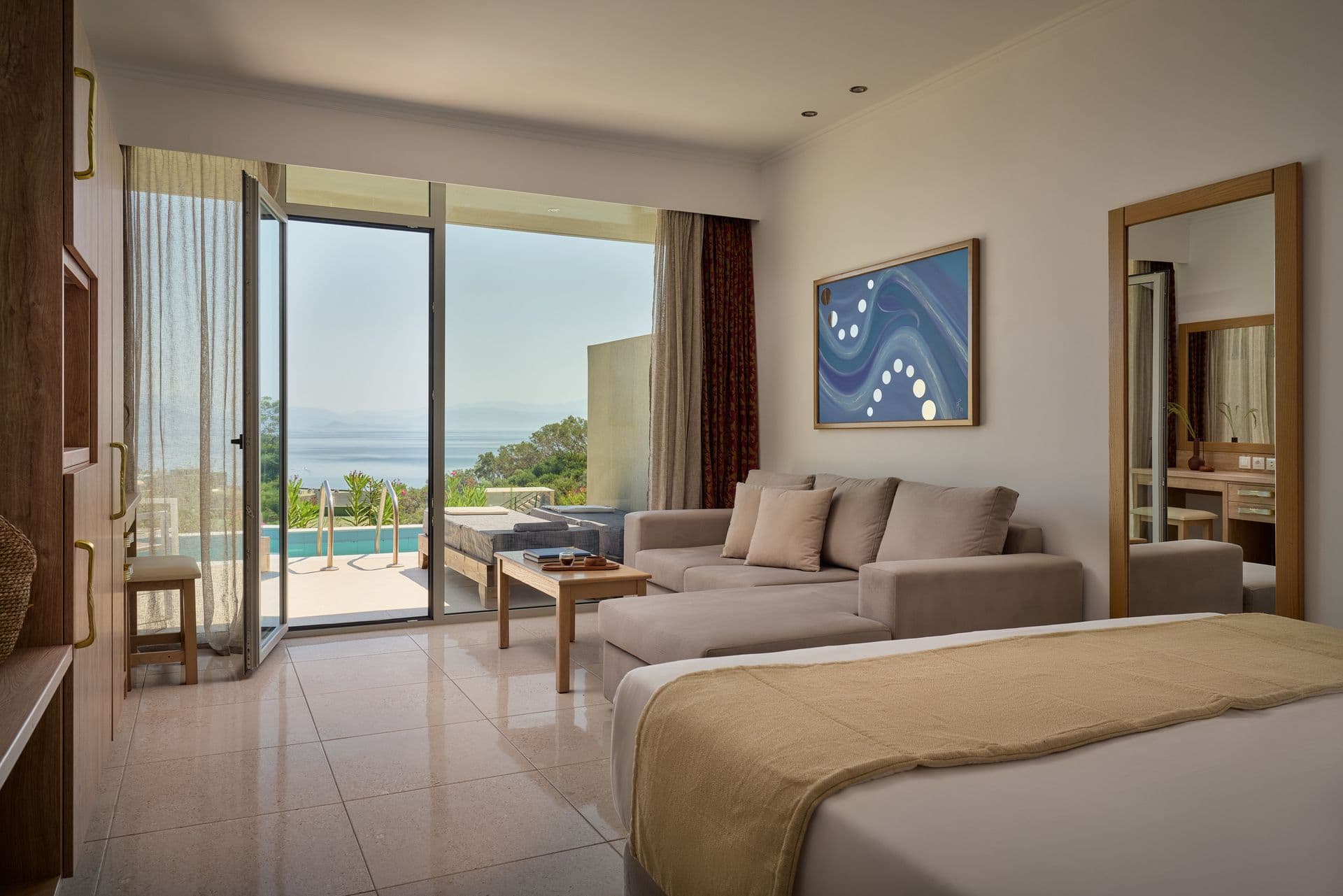 Horizon Swim Up Sea View Room